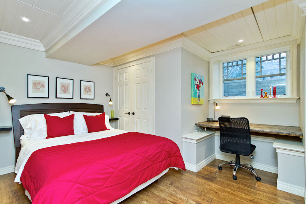 Bedroom room in suite 1 in the Gingerbread House in Burlington.